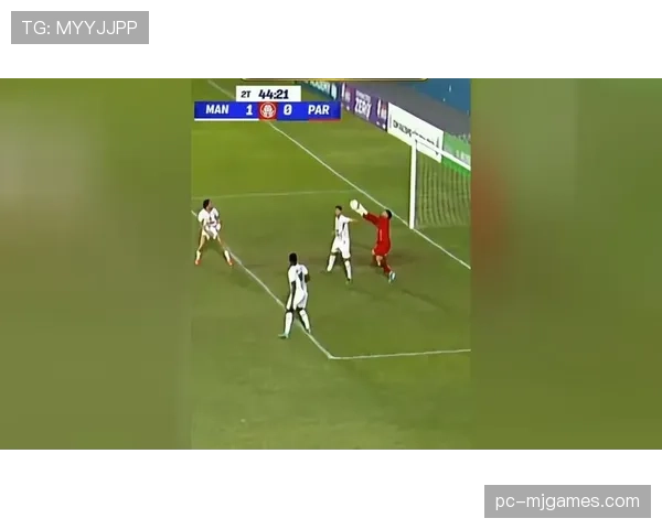 焦点镜头：裁判经VAR回看后取消拜仁慕尼黑点球判罚